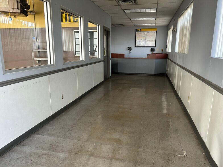 7427 Indianapolis blvd, Hammond, IN à louer - Photo intérieure – Image 2 sur 10
