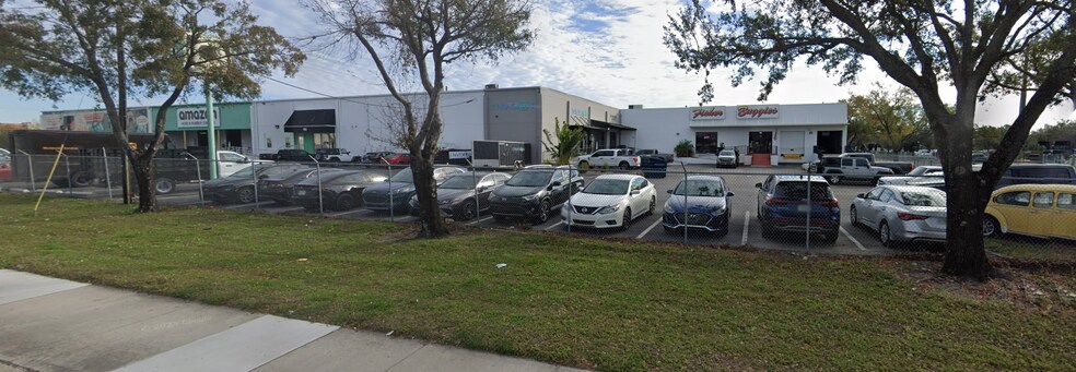 5000 Acline Dr E, Tampa, FL à louer - Photo de l’immeuble – Image 2 sur 3