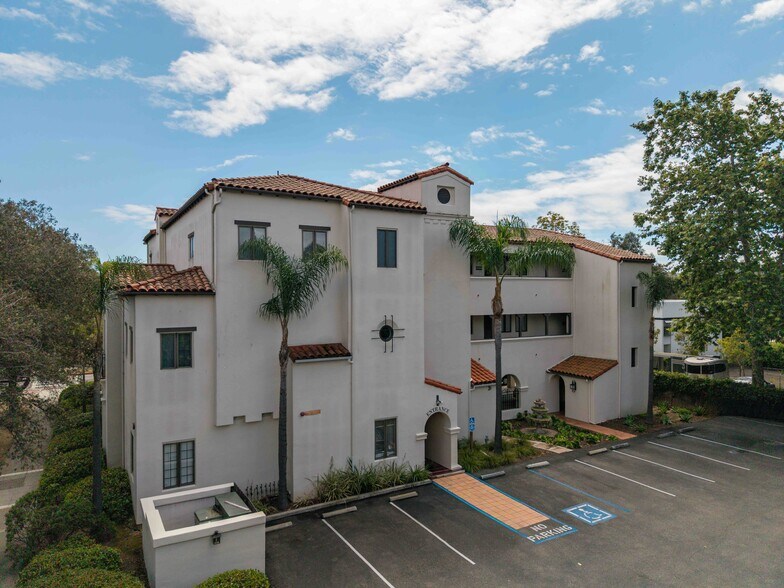 504 W Pueblo St, Santa Barbara, CA à vendre - Photo de l’immeuble – Image 3 sur 30