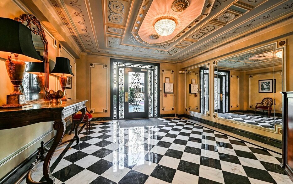 1026 16th St NW, Washington, DC à vendre - Photo de l’immeuble – Image 2 sur 14