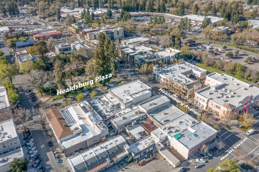 375 Healdsburg Ave, Healdsburg, CA à louer - Photo de l’immeuble – Image 3 sur 5