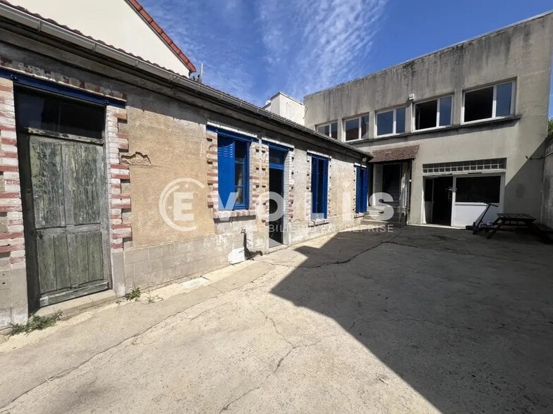 Local d'activités dans Champigny-sur-Marne à vendre - Photo de l’immeuble – Image 2 sur 17