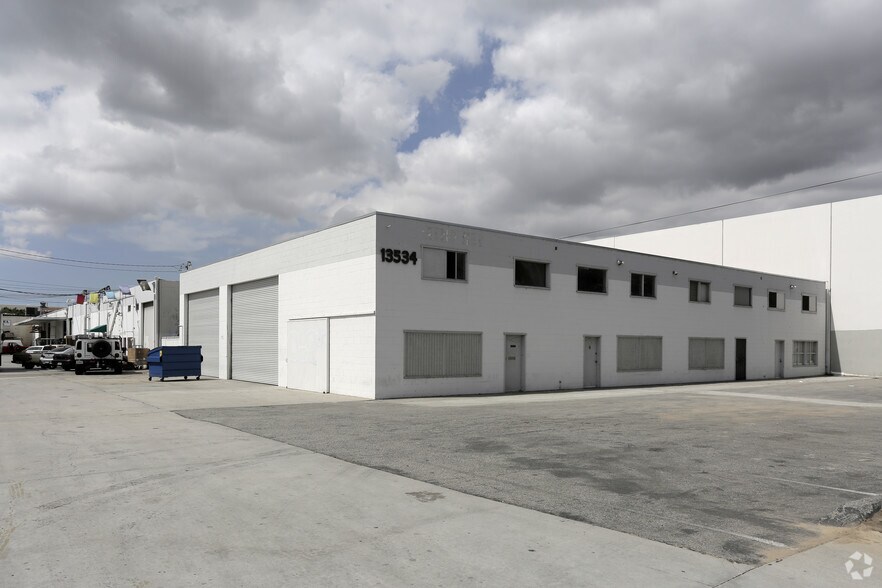 13534-13544 Imperial Hwy, Santa Fe Springs, CA à louer - Photo principale – Image 1 sur 7