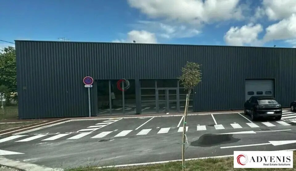 Local d’activités dans VILLENAVE-D'ORNON à louer - Photo de l’immeuble – Image 2 sur 8