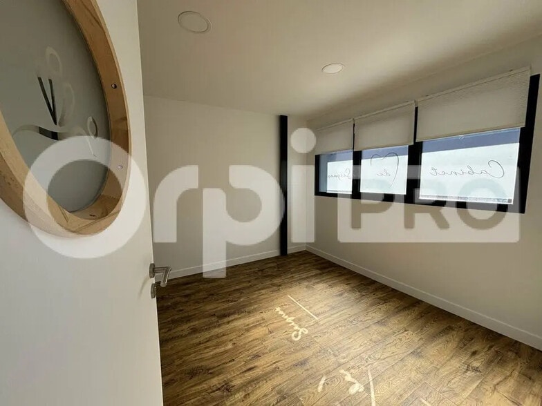 Local d’activités dans Seignosse à louer - Photo de l’immeuble – Image 3 sur 3