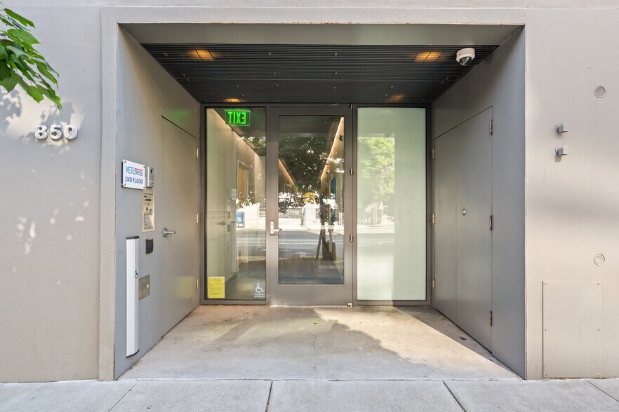 850 Battery St, San Francisco, CA à louer - Photo de l’immeuble – Image 3 sur 15