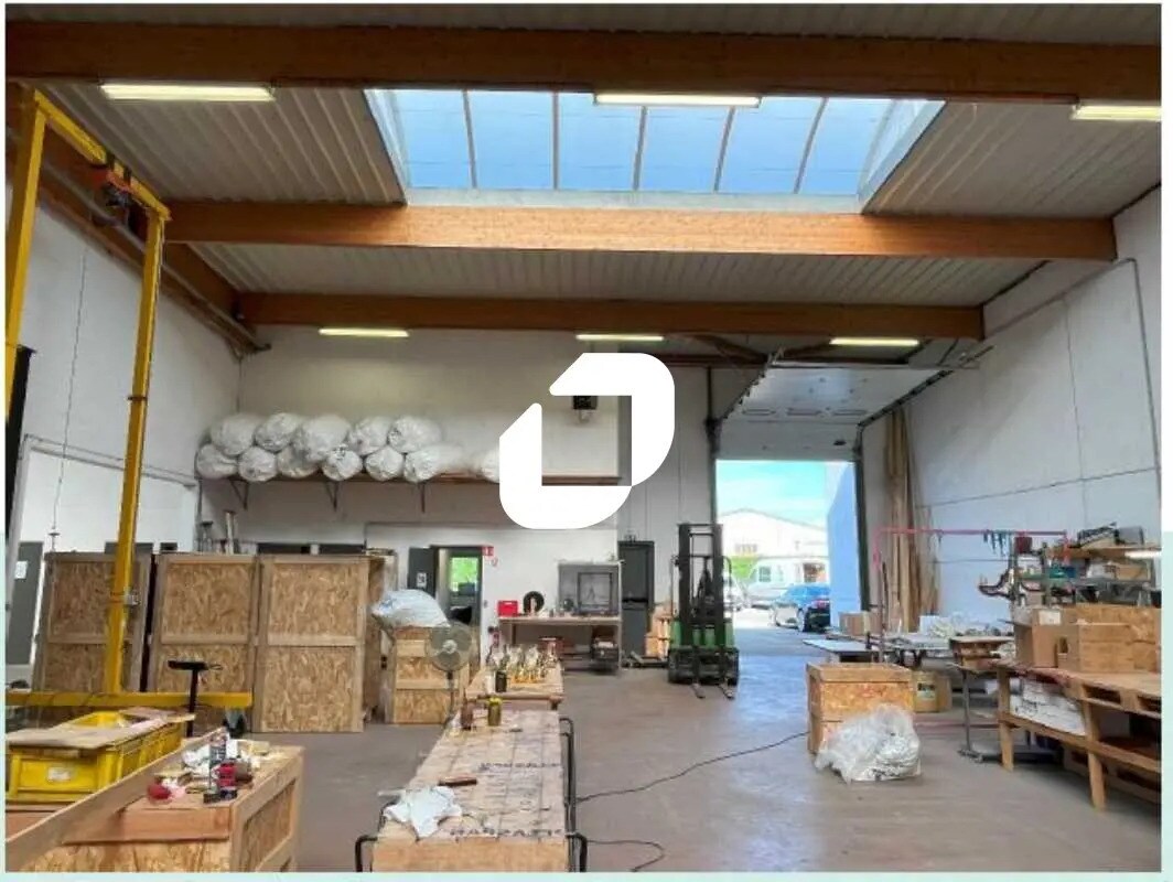Bureau dans Décines-Charpieu à louer Photo de l’immeuble– Image 1 sur 15