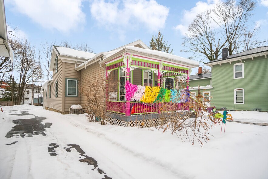 34 White St, Fredonia, NY à vendre - Photo principale – Image 1 sur 26