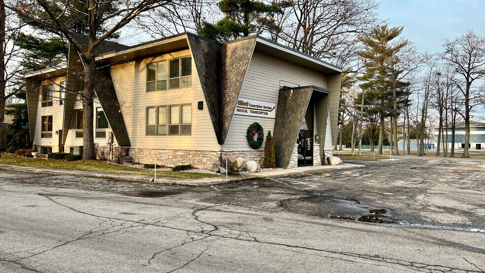 2604 Sunnyside Dr, Cadillac, MI à vendre - Photo de l’immeuble – Image 2 sur 57