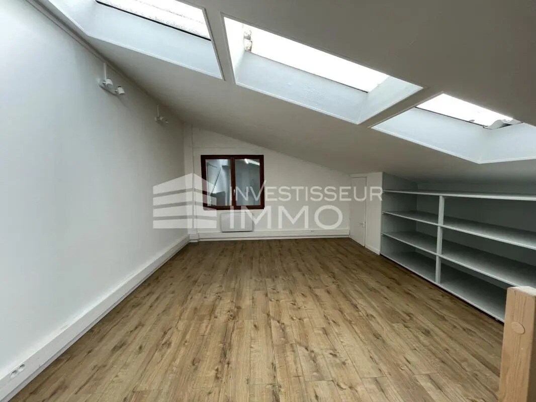 Local d’activités dans Sainte-Geneviève-des-Bois à louer Photo intérieure– Image 1 sur 16