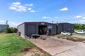 2457 Interstate Park Dr, Buda, TX à louer Photo de l’immeuble– Image 2 sur 3