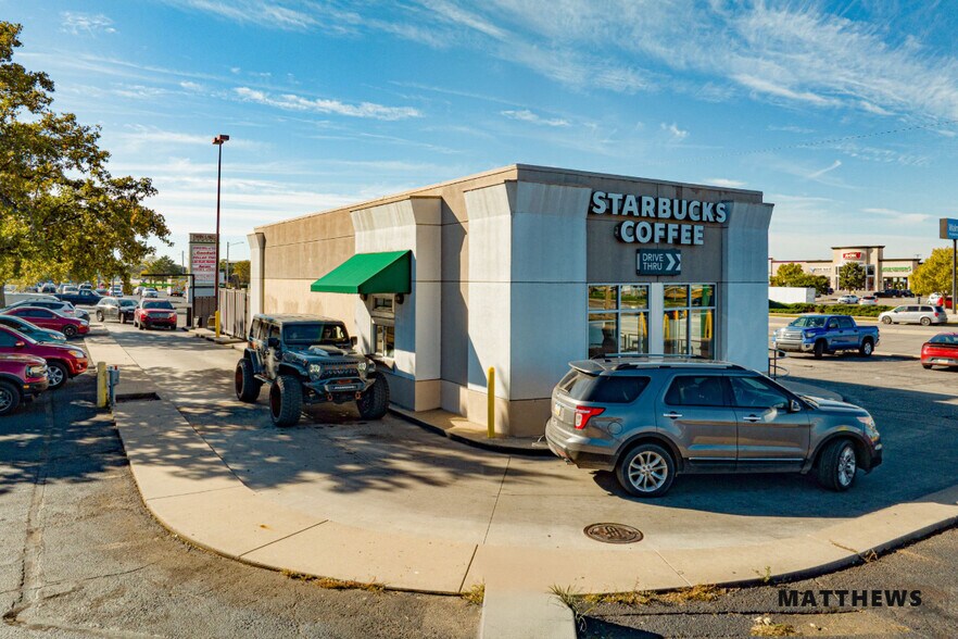 2166 N Amidon Ave, Wichita, KS à vendre - Photo de l’immeuble – Image 2 sur 3