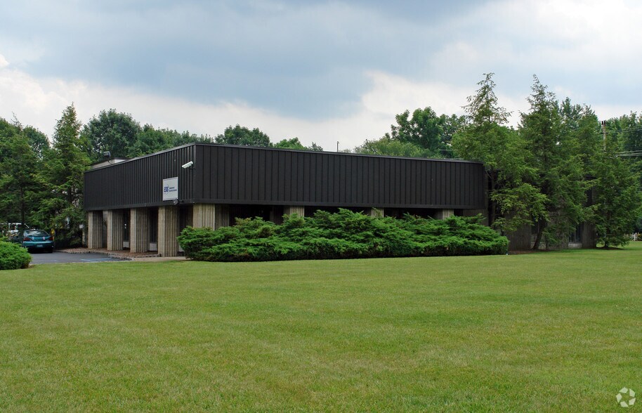 1 Indian Ln E, Towaco, NJ à louer - Photo principale – Image 1 sur 3