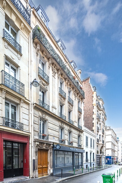 47 Rue La Condamine, Paris à louer - Photo principale – Image 1 sur 1