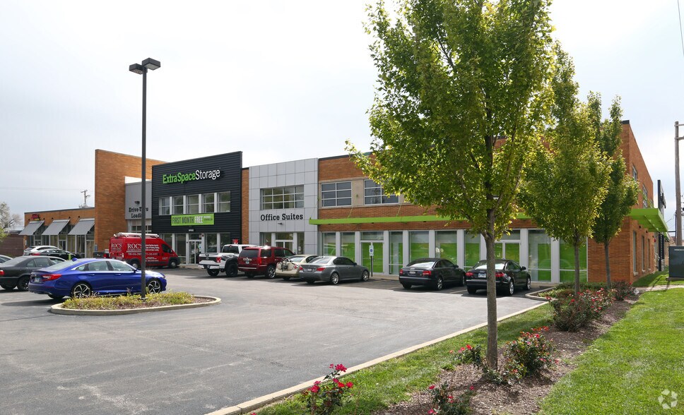 7125 W Gunnison St, Harwood Heights, IL à louer - Photo principale – Image 1 sur 4