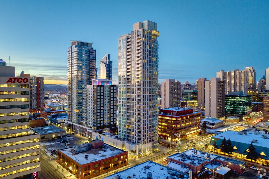903 10th Ave SW, Calgary, AB à louer - Photo de l’immeuble – Image 1 sur 26