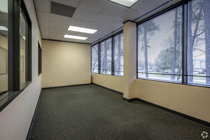 140 Cypress Station Dr, Houston, TX à louer - Photo intérieure – Image 3 sur 20