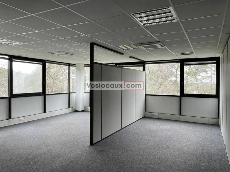 Bureau dans Valbonne à louer - Photo de l’immeuble – Image 1 sur 5