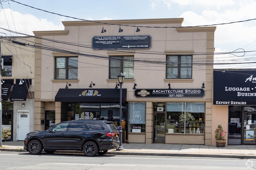 1941 Wantagh Ave, Wantagh, NY à louer - Photo de l’immeuble – Image 1 sur 4