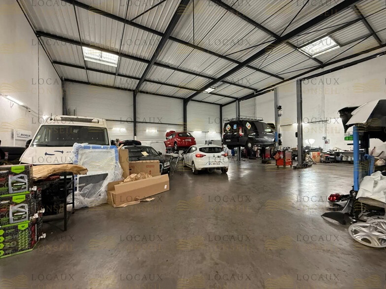 Local d’activités dans Viarmes à louer - Photo intérieure – Image 2 sur 8