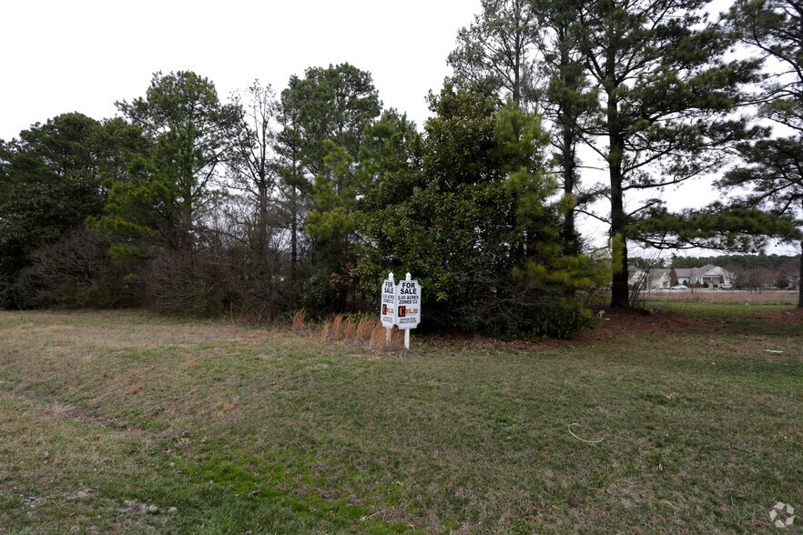 12235 IronBridge Rd, Chester, VA à vendre - Photo principale – Image 1 sur 3
