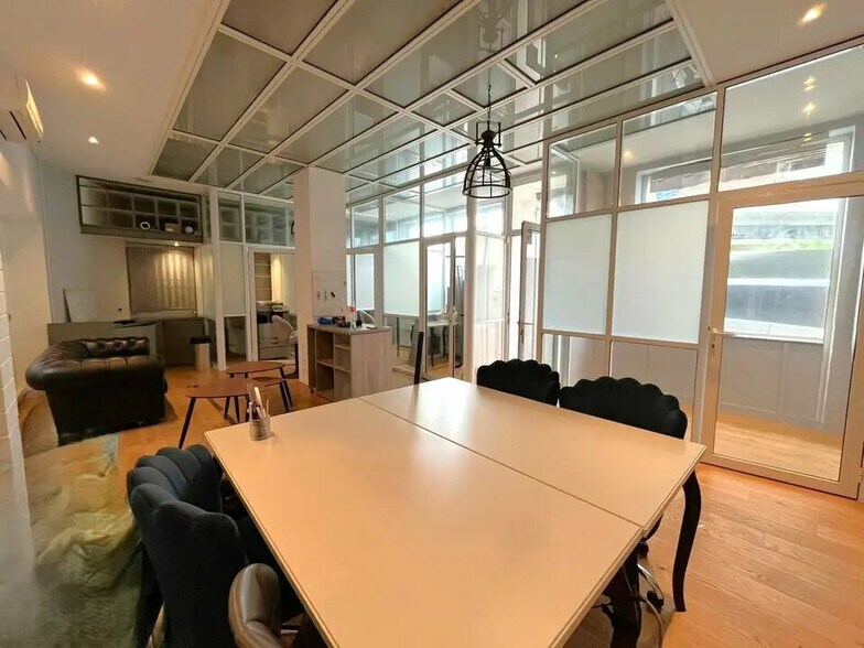 Local commercial dans Antibes à louer - Photo de l’immeuble – Image 2 sur 10