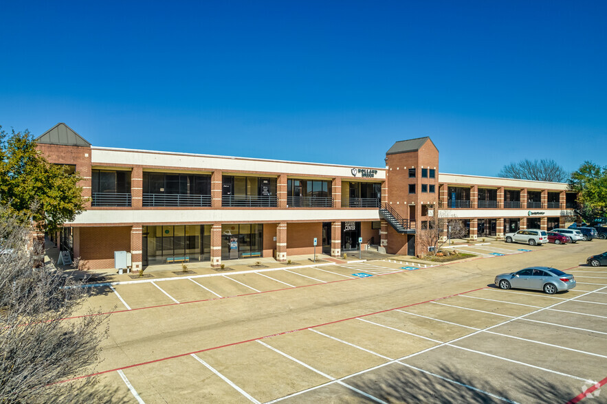 580 S Denton Tap Rd, Coppell, TX à louer - Photo de l’immeuble – Image 3 sur 13