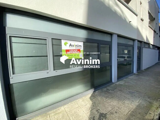 Plus de détails pour Local d'activités à louer