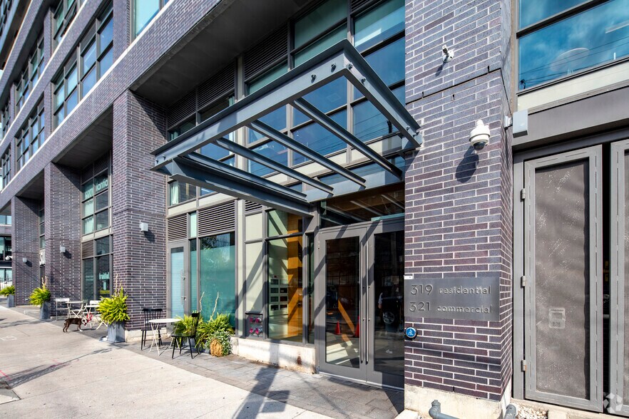 321 Carlaw Ave, Toronto, ON à vendre - Photo de l’immeuble – Image 3 sur 4