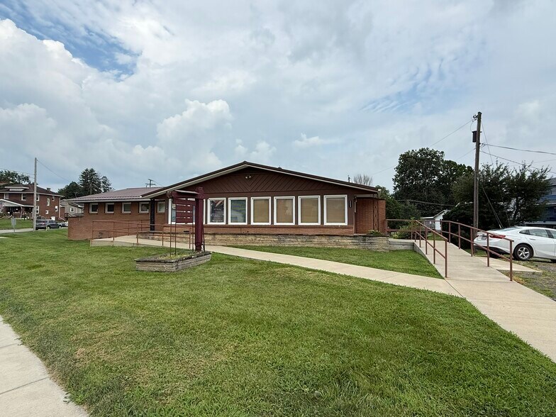 1117 Clark St, Cambridge, OH à vendre - Photo principale – Image 1 sur 20