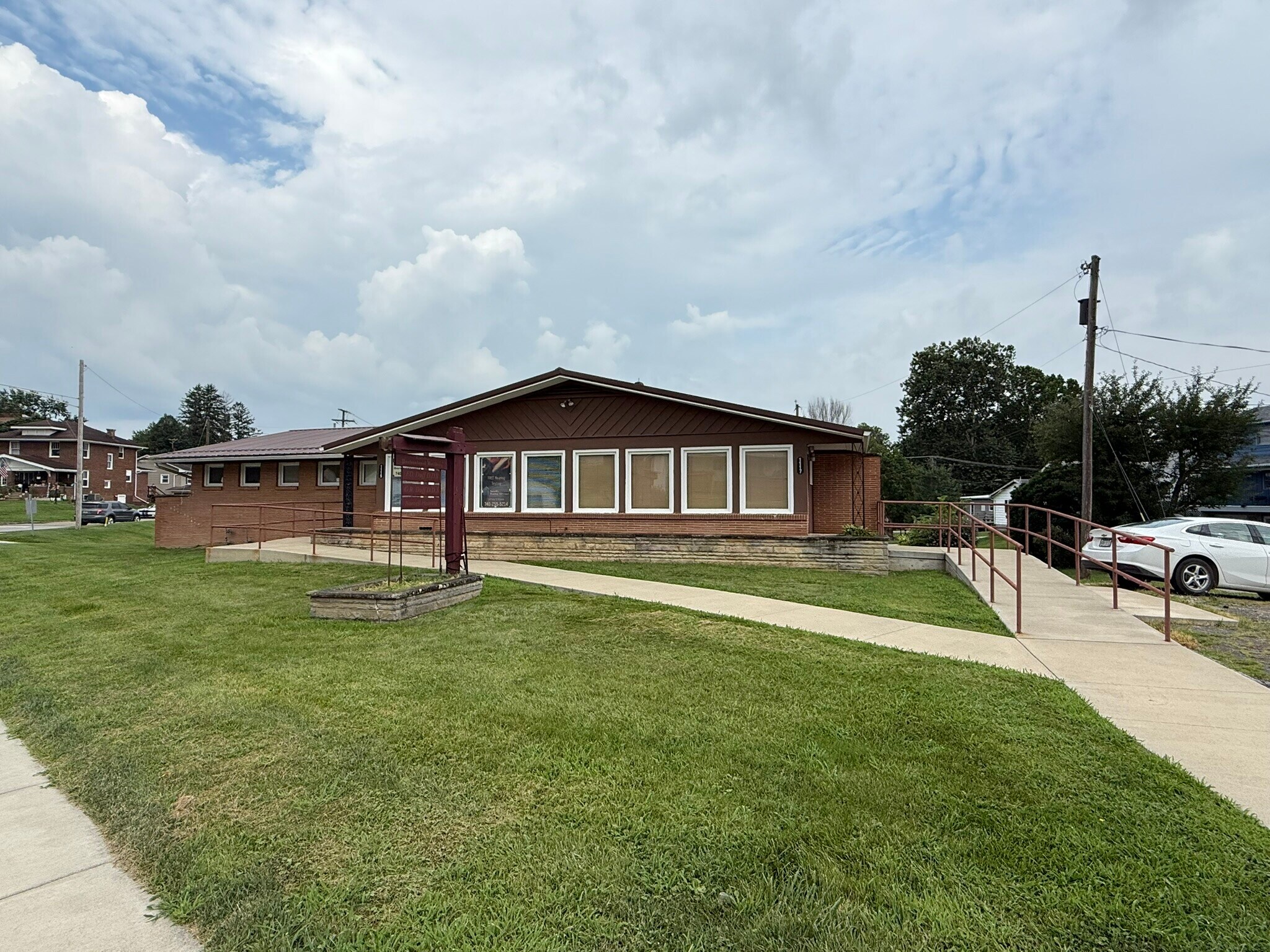 1117 Clark St, Cambridge, OH à vendre Photo principale– Image 1 sur 21