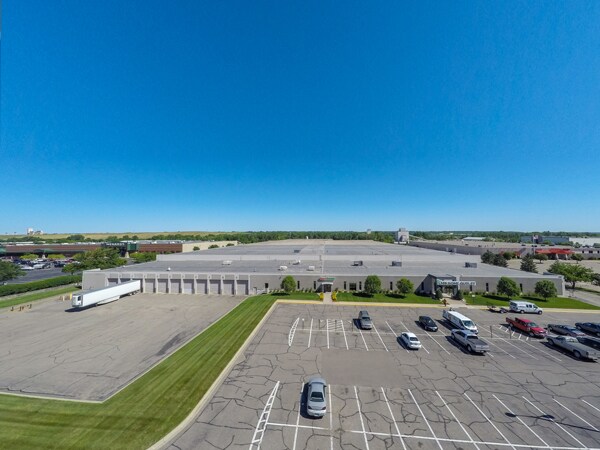 2300 Hwy 13 W, Burnsville, MN à louer - Photo de l’immeuble – Image 3 sur 4