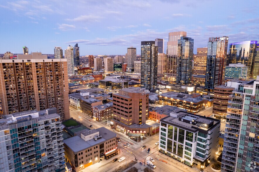 602 12th Ave SW, Calgary, AB à vendre - Aérien – Image 1 sur 99