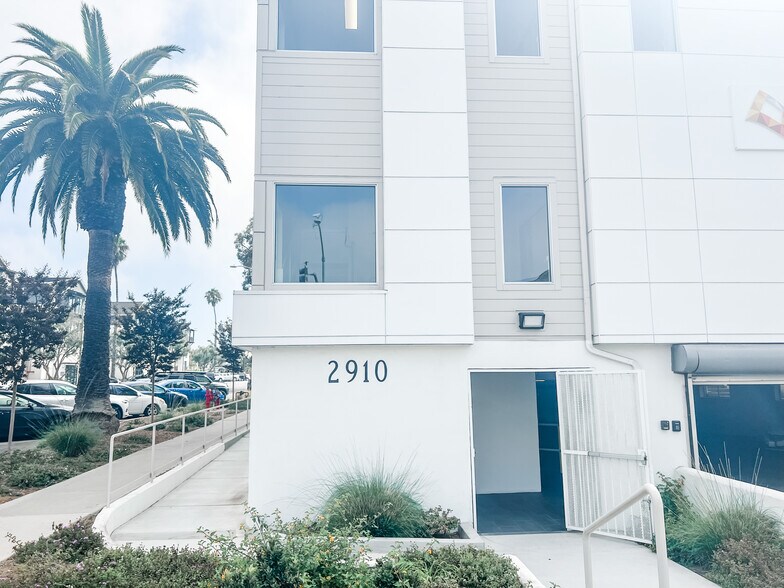 2910 Jefferson St, Carlsbad, CA à louer - Photo de l’immeuble – Image 2 sur 9