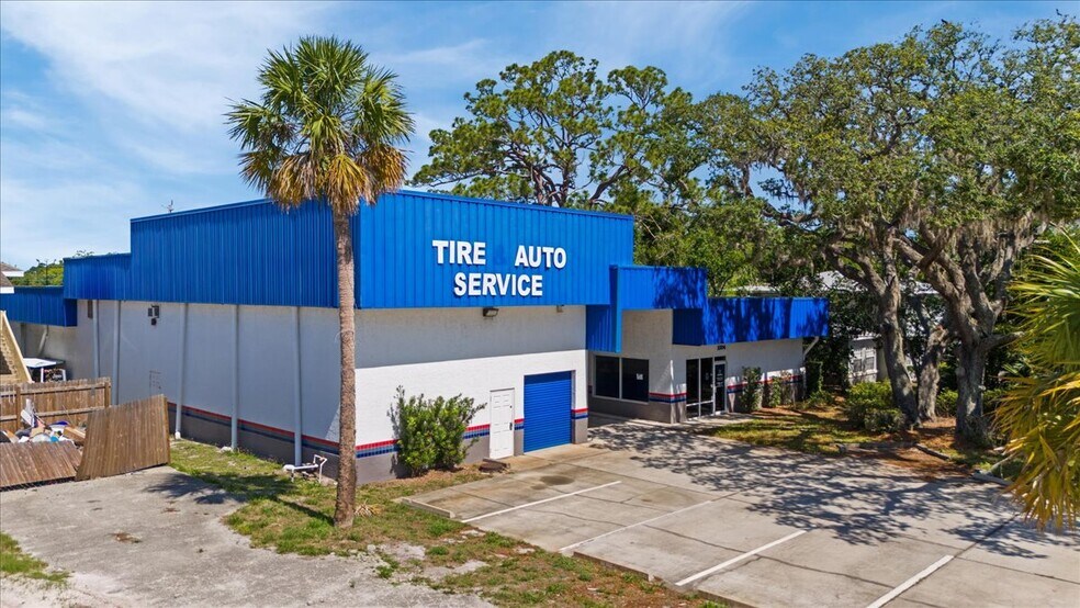 1004 S Washington Ave, Titusville, FL à louer - Photo de l’immeuble – Image 3 sur 37