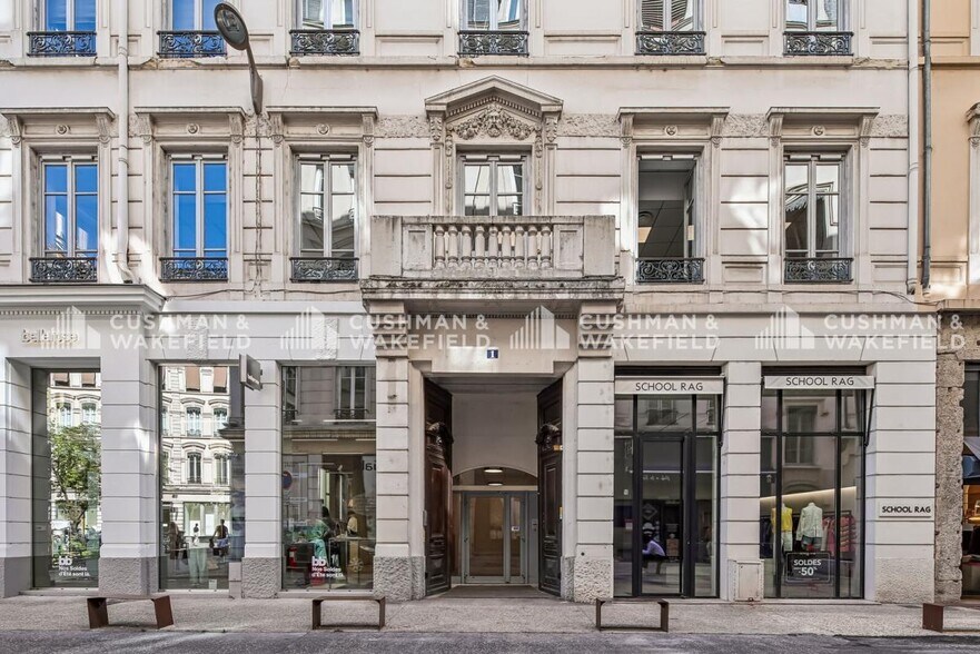 1 Rue Des Quatre Chapeaux, Lyon à louer - Photo de l’immeuble – Image 1 sur 14