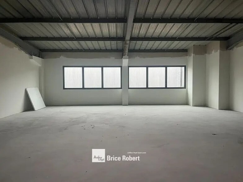 Local d'activités dans Chassieu à vendre - Photo intérieure – Image 3 sur 7