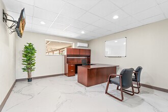 200 N San Jacinto St, Whitney, TX à louer Photo intérieure– Image 2 sur 22