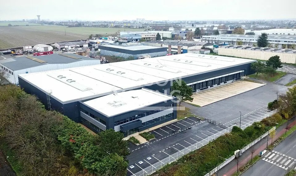 Local d’activités dans Goussainville à louer Aérien– Image 1 sur 11