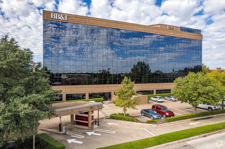 801 E Campbell Rd, Richardson, TX à louer - Photo de l’immeuble – Image 3 sur 7