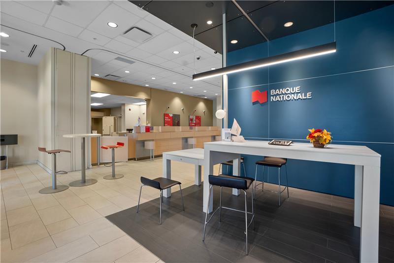 Boul. de la Côte Vertu portefeuille de 3 biens à vendre sur LoopNet.fr - Photo intérieure – Image 3 sur 8