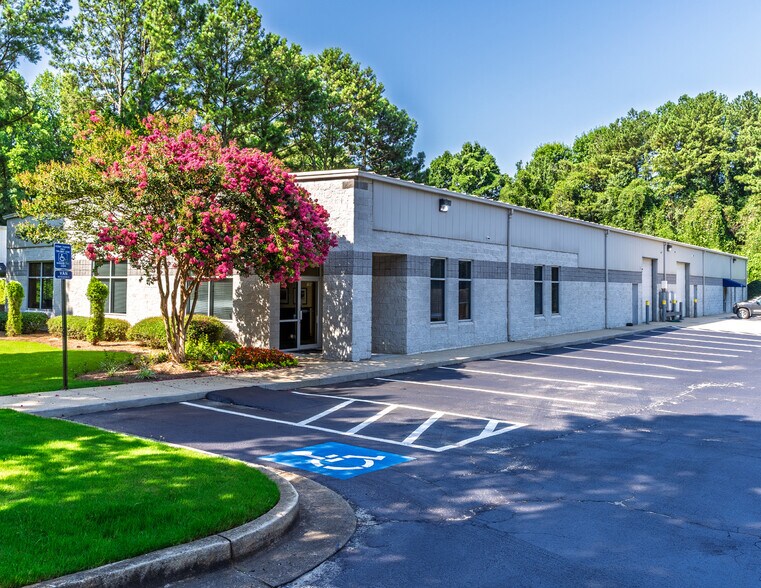 1550 Hillcrest Rd, Norcross, GA à vendre - Photo de l’immeuble – Image 3 sur 13