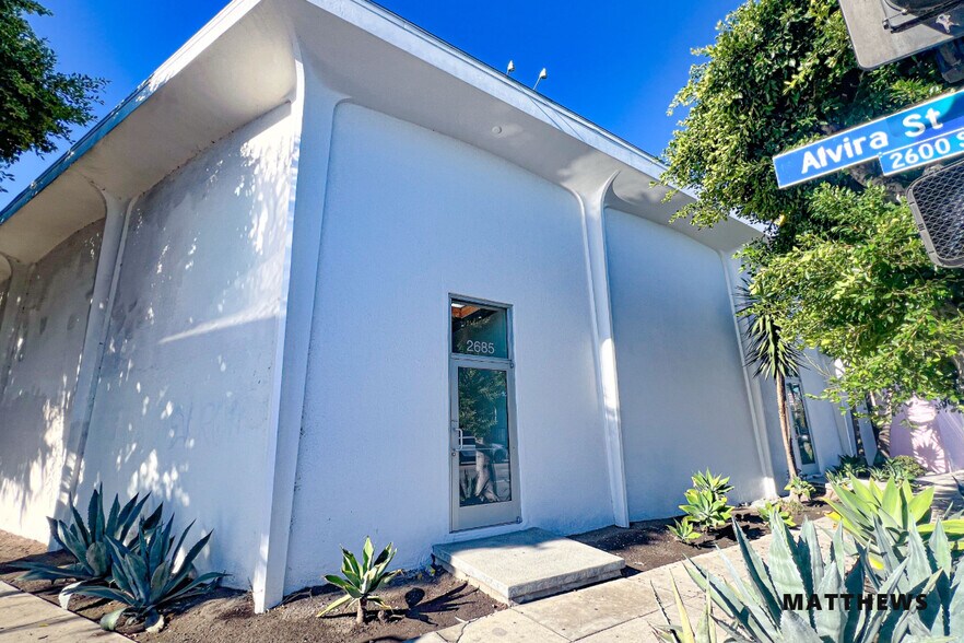2683 S La Cienega Blvd, Los Angeles, CA à louer - Photo de l’immeuble – Image 2 sur 3