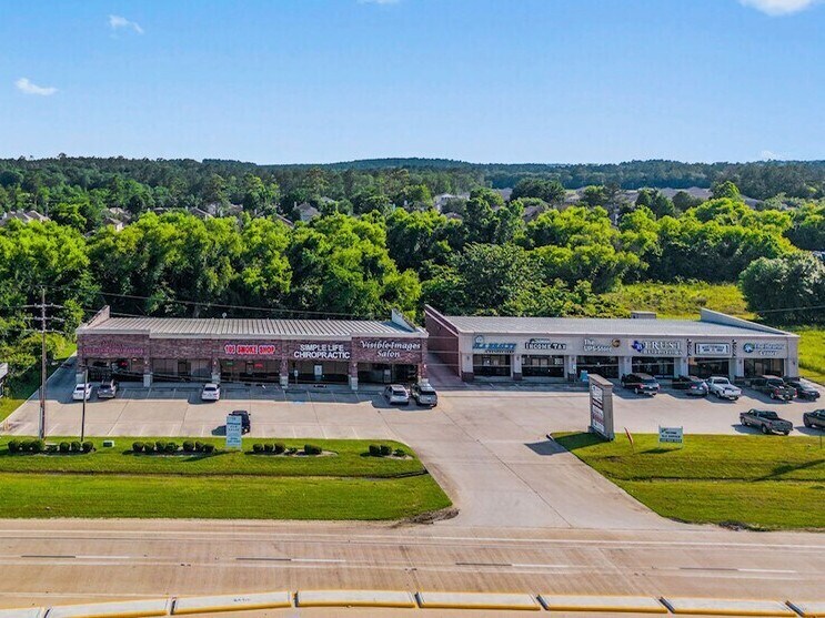 18441 Highway 105 W, Montgomery, TX à louer Photo principale– Image 1 sur 11