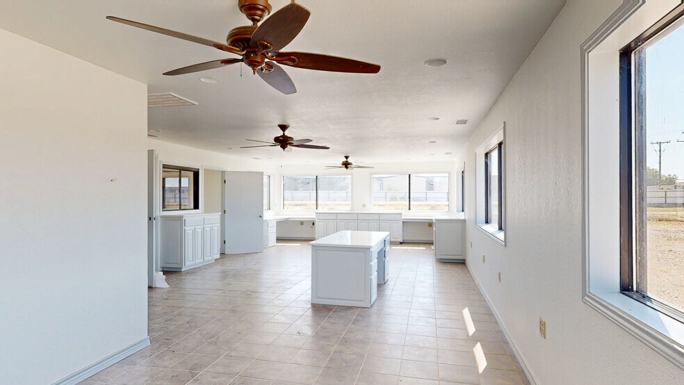 705 Industrial Loop, Breckenridge, TX à vendre - Numérisation 3D Matterport – Image 3 sur 28
