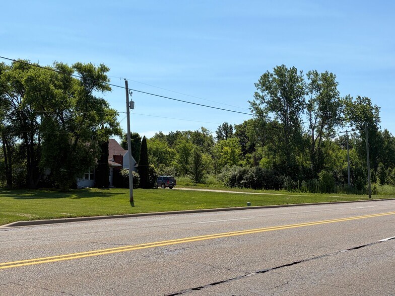 4205 S Isabella Rd, Mount Pleasant, MI à vendre - Photo de l’immeuble – Image 2 sur 7