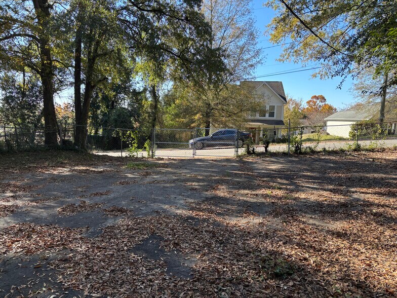 517 S Saluda Ave, Columbia, SC à louer - Photo de l’immeuble – Image 3 sur 3