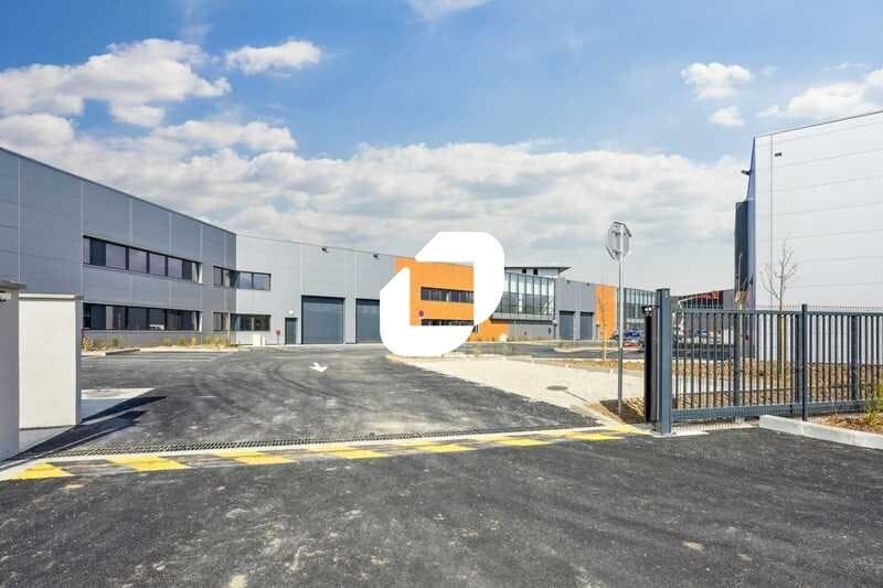 Local d’activités dans Grigny à louer Photo de l’immeuble– Image 1 sur 21