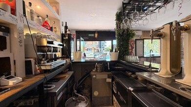 Local commercial dans Madrid, Madrid à louer Plan d’étage– Image 1 sur 11