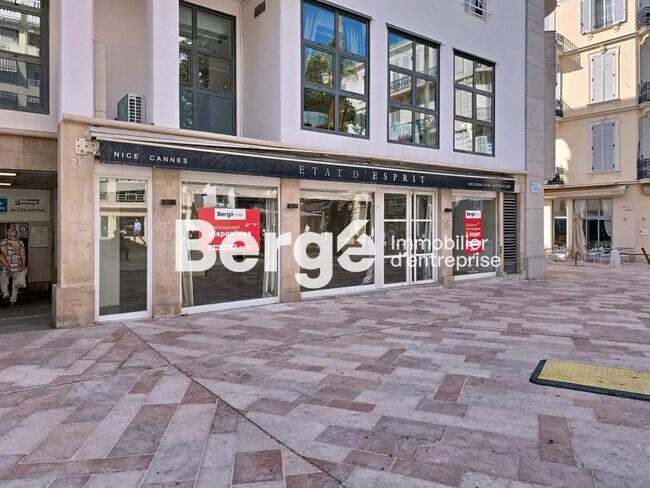 Plus de détails pour Local commercial à louer